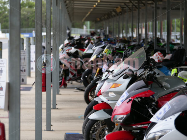 Queensland Raceway 21-11-21 QR Moto Ride Day -